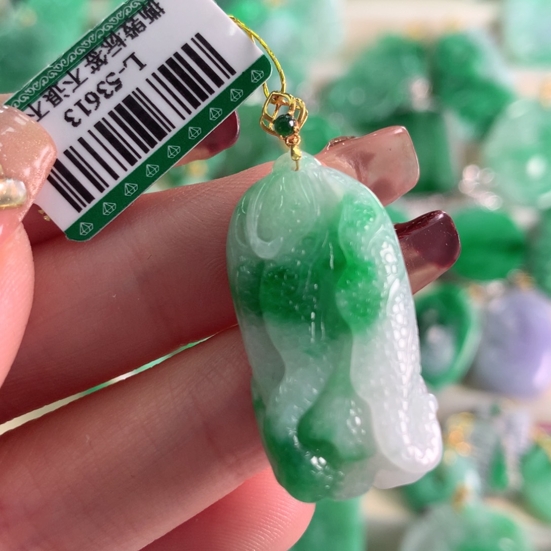 翡翠吊坠(不含链)18K金镶嵌
