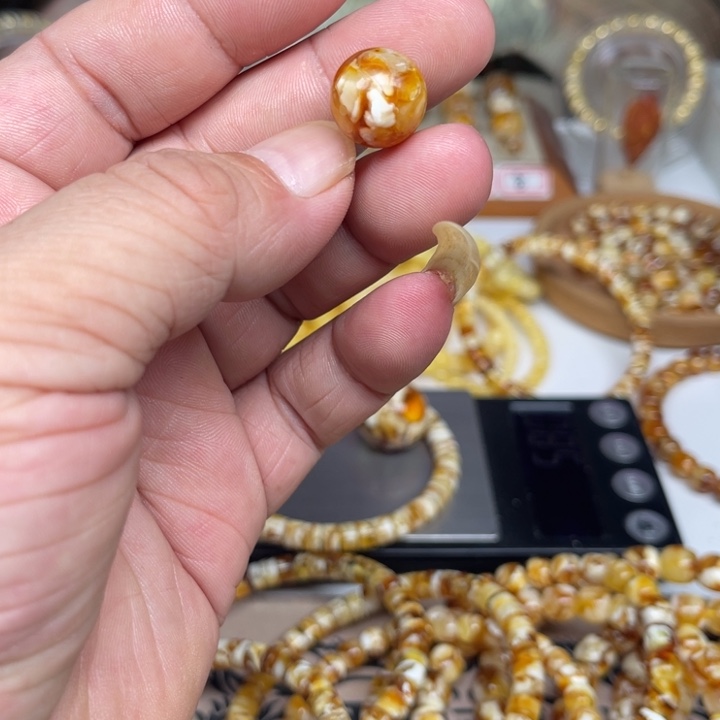 琥珀未镶嵌裸石67号