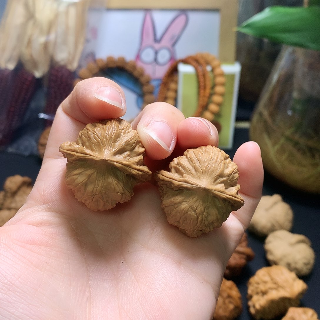 文玩核桃吊坠野狼手捻33