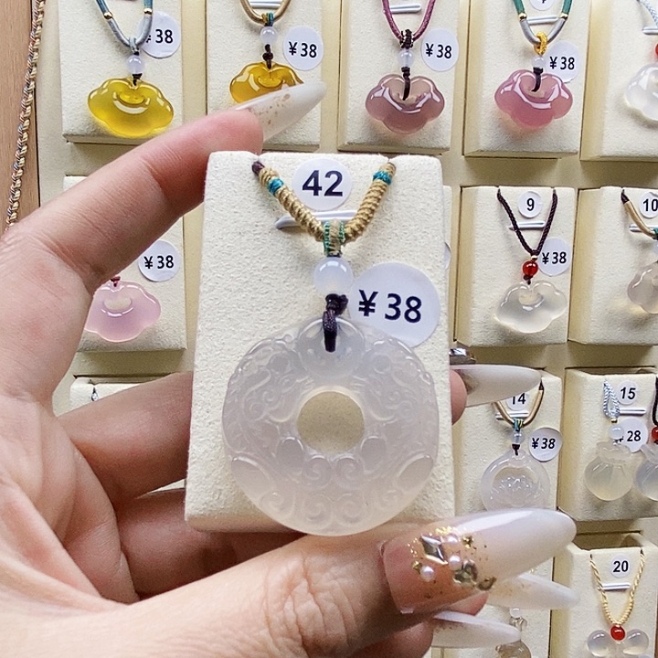 玛瑙/玉髓颈饰未镶嵌