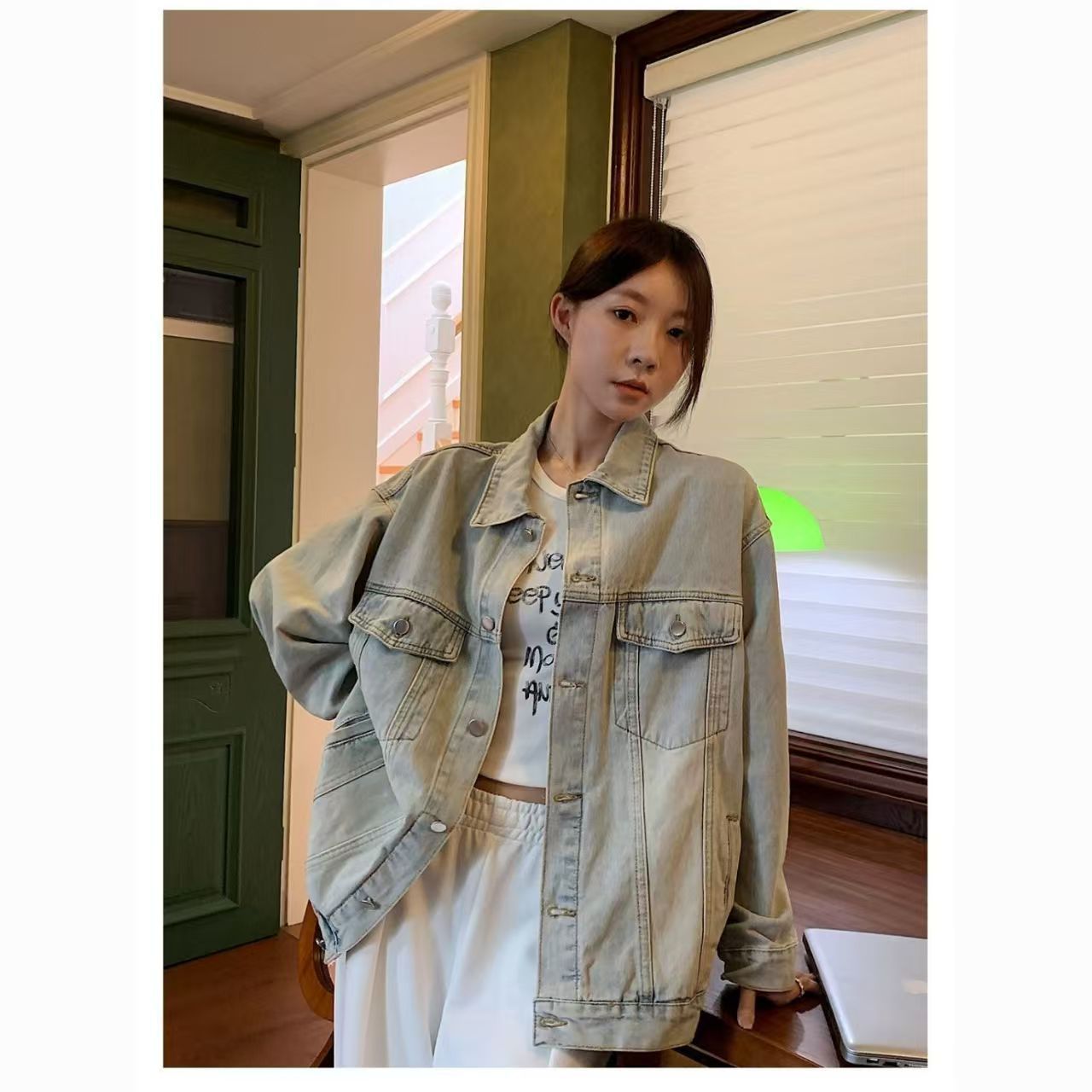 蓝色牛仔外套女装显瘦春秋新款休闲翻领夹克复古水洗百搭牛仔上衣