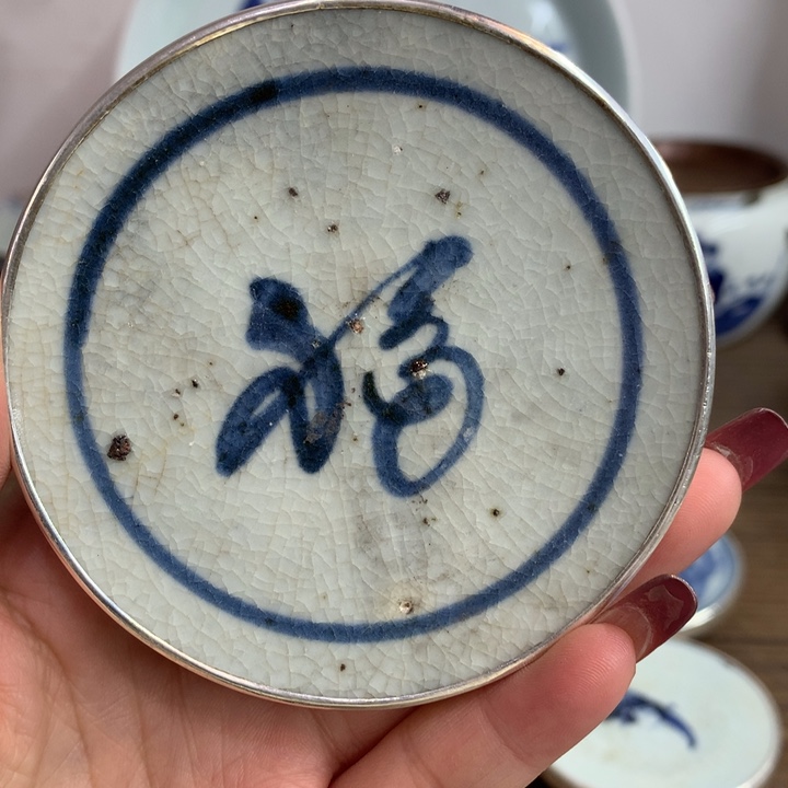 壶承现代纯手工手绘的主人杯