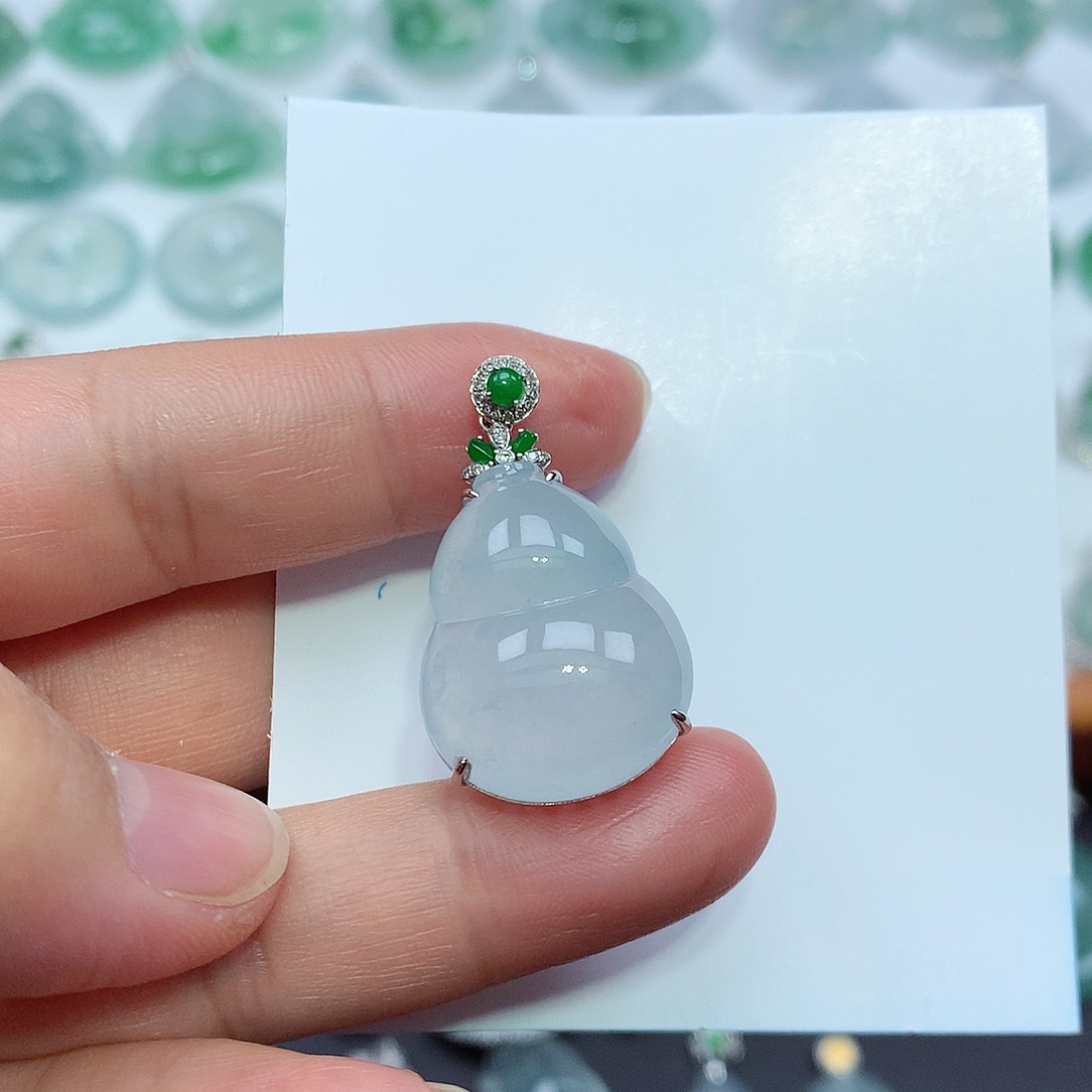 翡翠颈饰18K金镶嵌葫芦