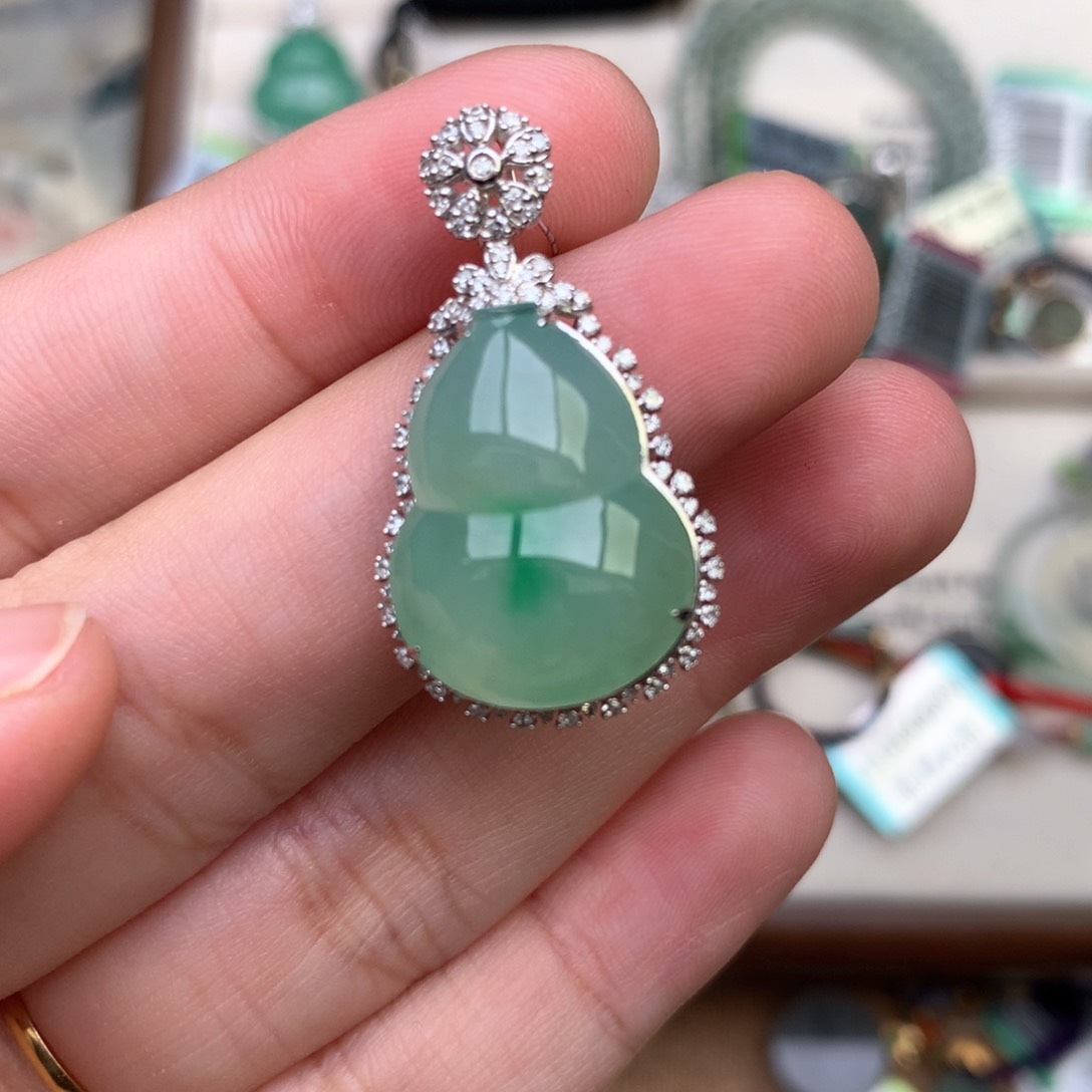 【闪购商品】18K金镶嵌挂件翡翠一