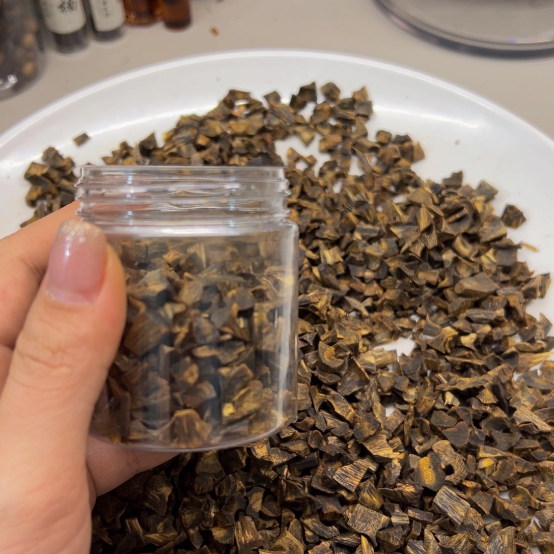 沉香碎屑沉香海南西瓜叶沉水米粒31克