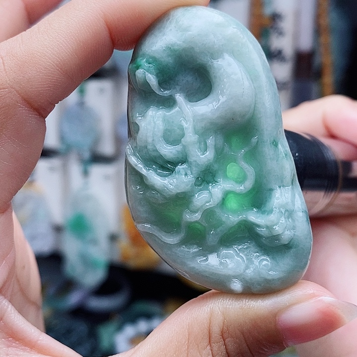 翡翠未镶嵌颈饰翡翠