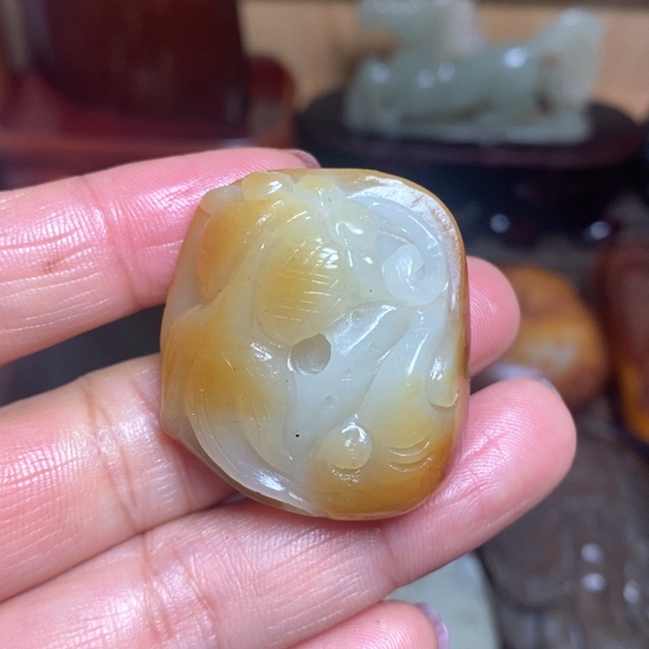 和田玉颈饰未镶嵌王****。