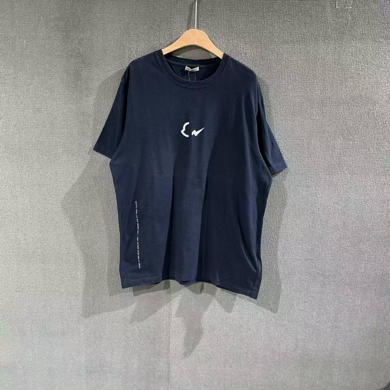 99新 MONCLER （pm）藏蓝色短袖T恤 m码/6083