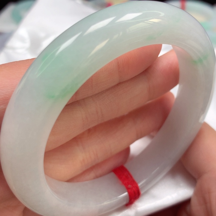 翡翠手镯未镶嵌冰胶金丝阳绿28号