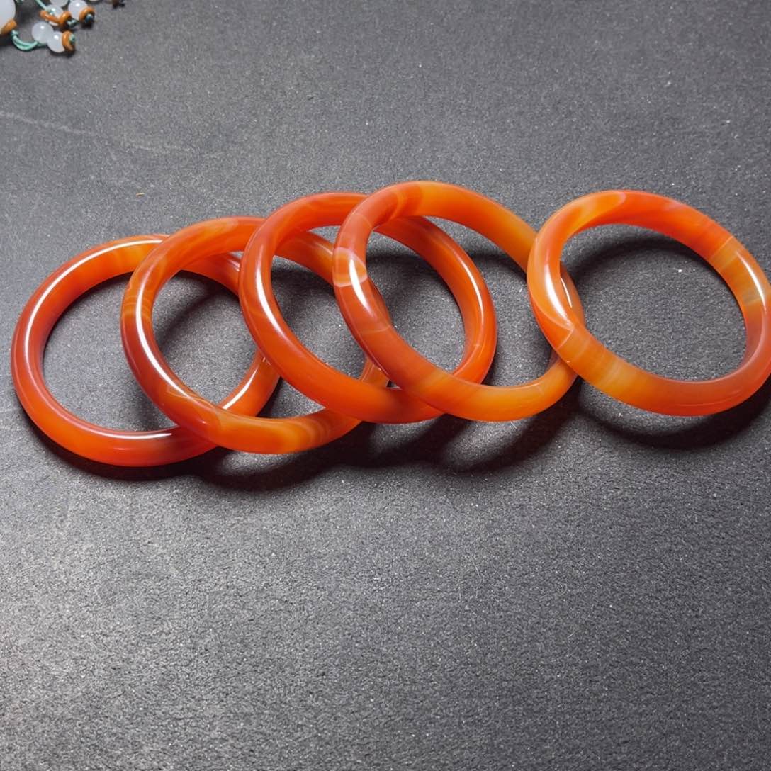 颈饰未镶嵌石英质玉好****鞋