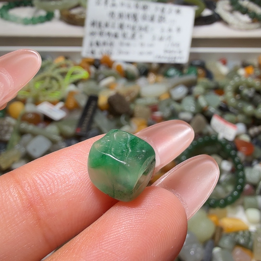 和田玉未镶嵌珠宝奇石