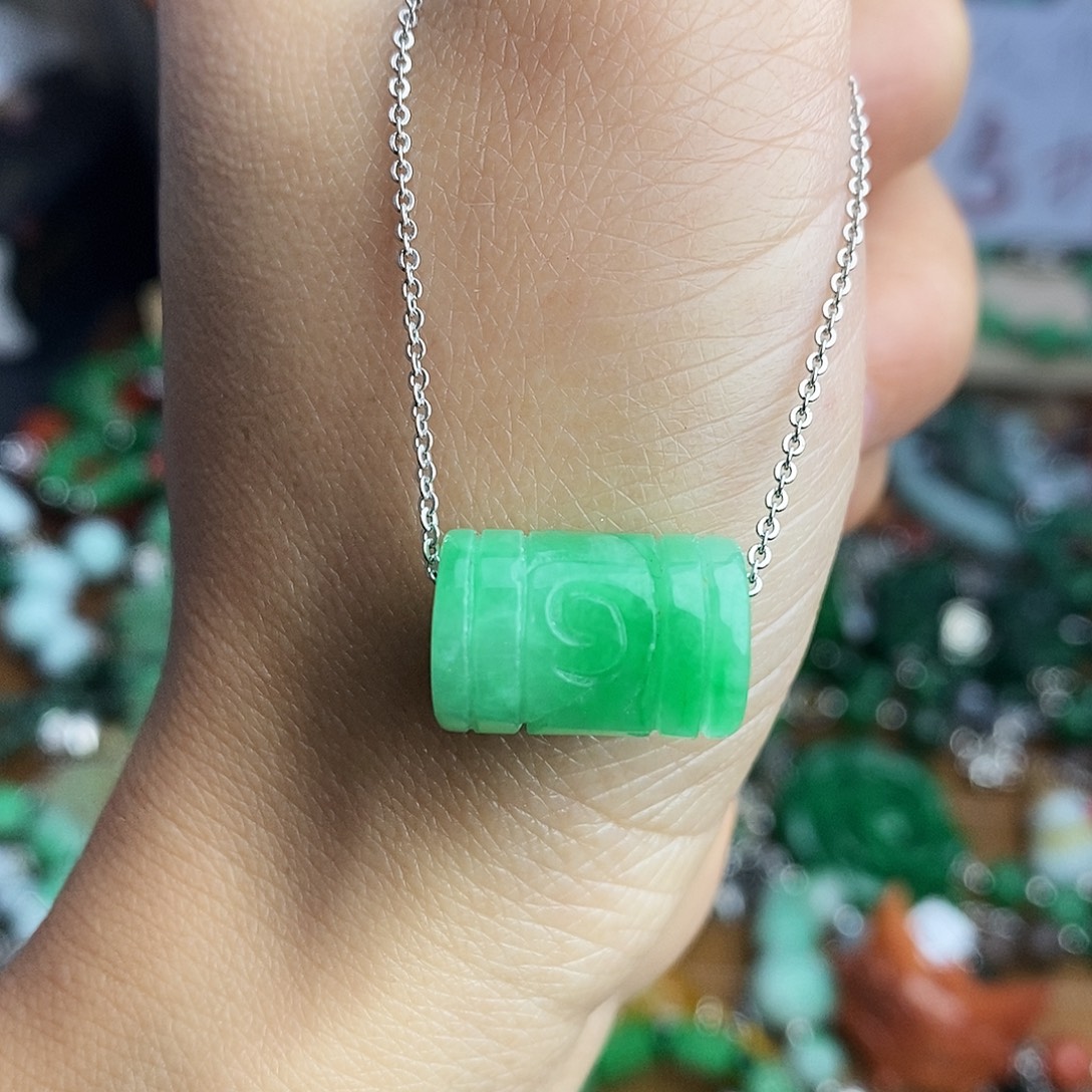 翡翠未镶嵌颈饰99