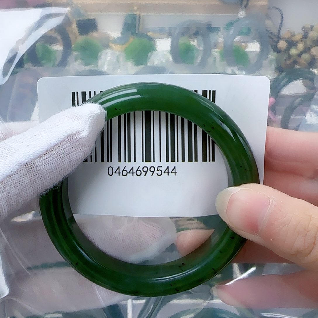 和田玉（碧玉）手镯未镶嵌5657包容