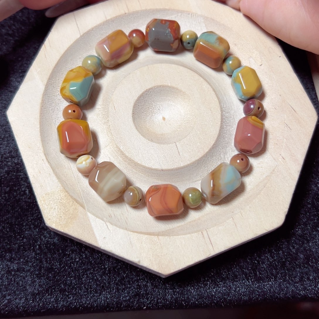 一***心石英质玉手链未镶嵌106