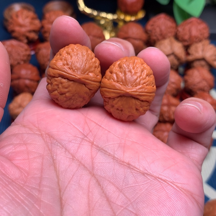 把件桃核H****丶野生小手捻