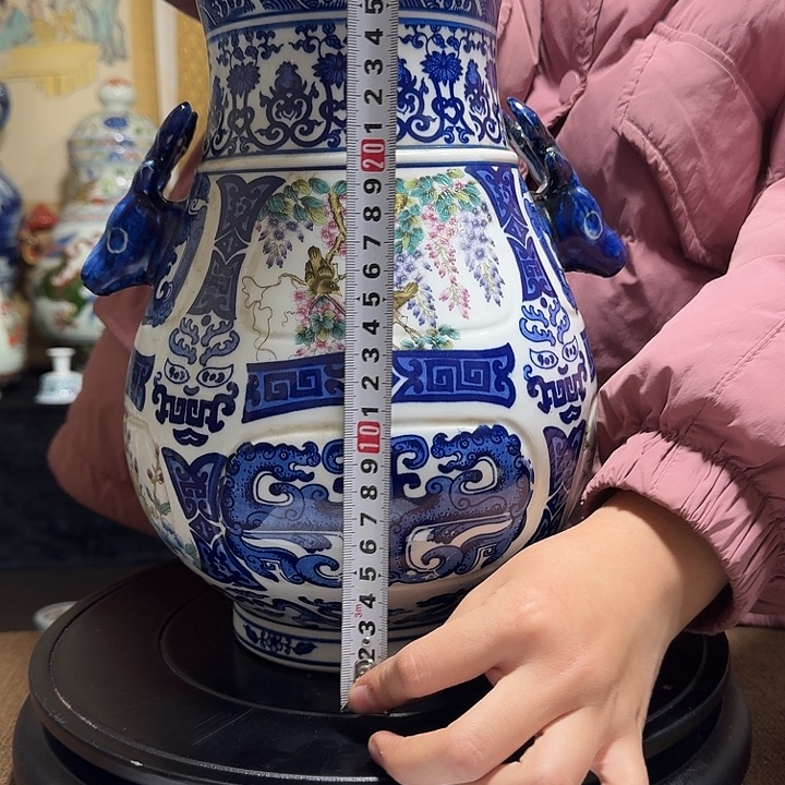 摆件                