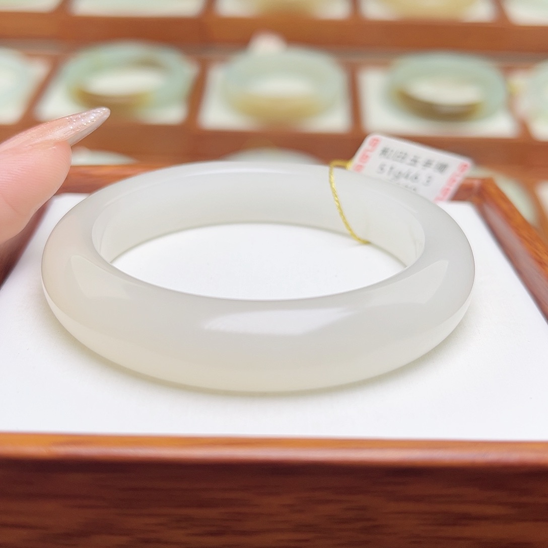 和田玉手镯未镶嵌51