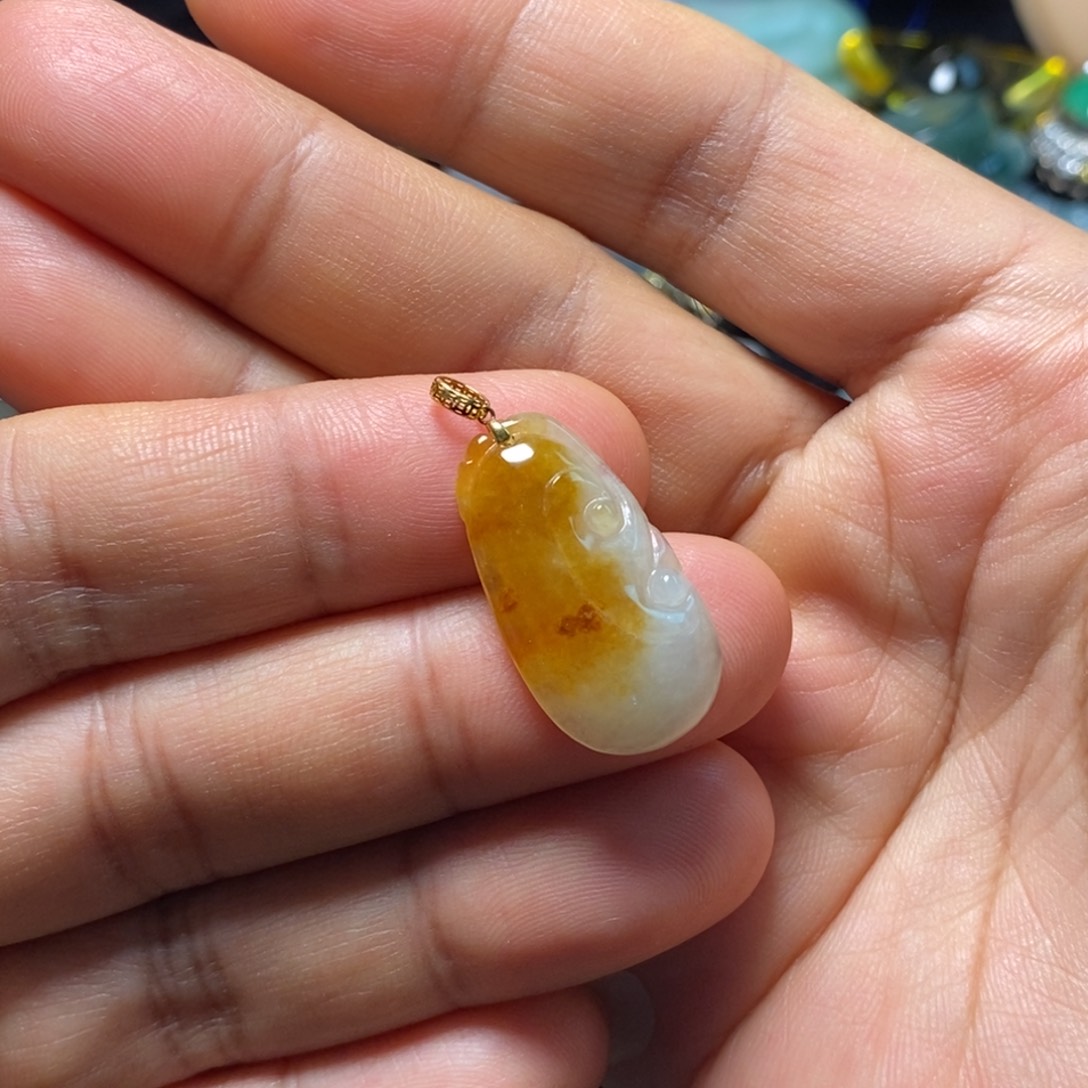 翡翠18K金镶嵌颈饰天然缅甸翡翠A货如意吊坠