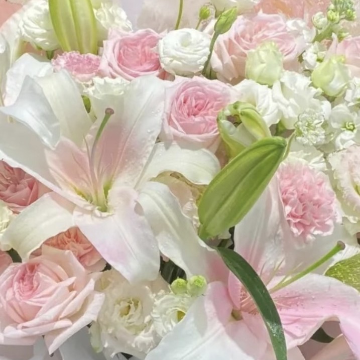 百合粉玫瑰桔梗混搭花束送妈妈送朋友