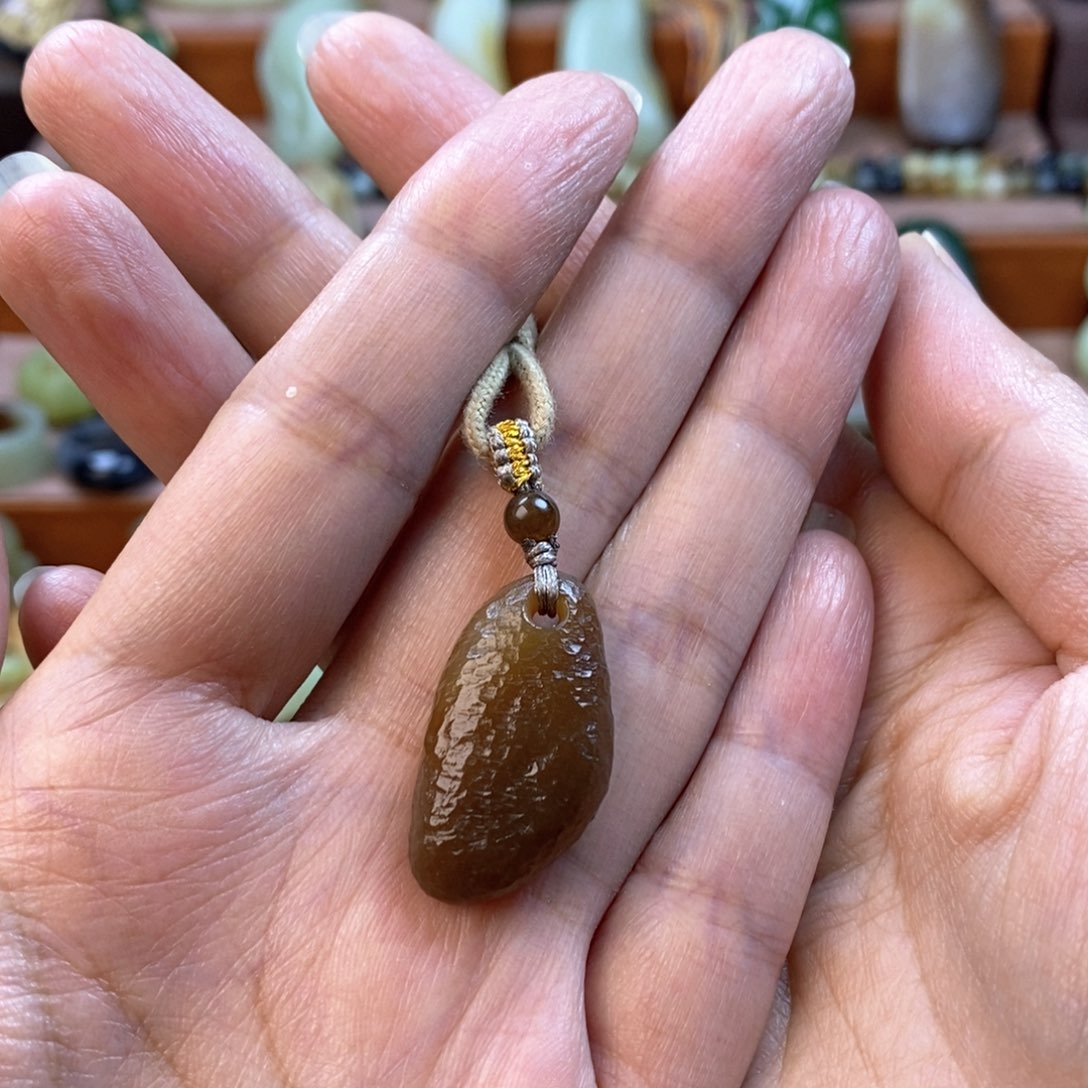 和田玉（糖玉）颈饰未镶嵌