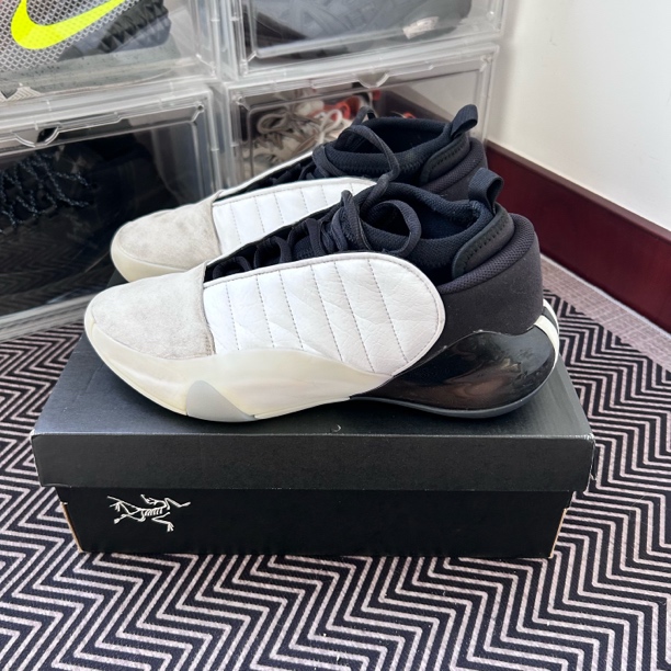 95新 MM6 43码 哈登2 黑白 无原盒 鞋底磨损小