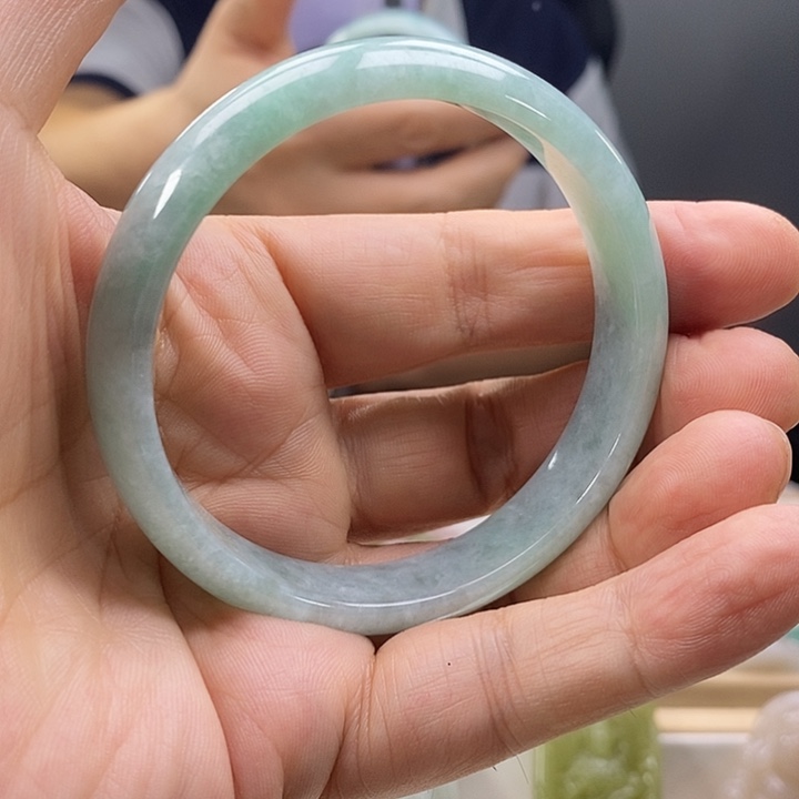 翡翠未镶嵌手镯翡翠
