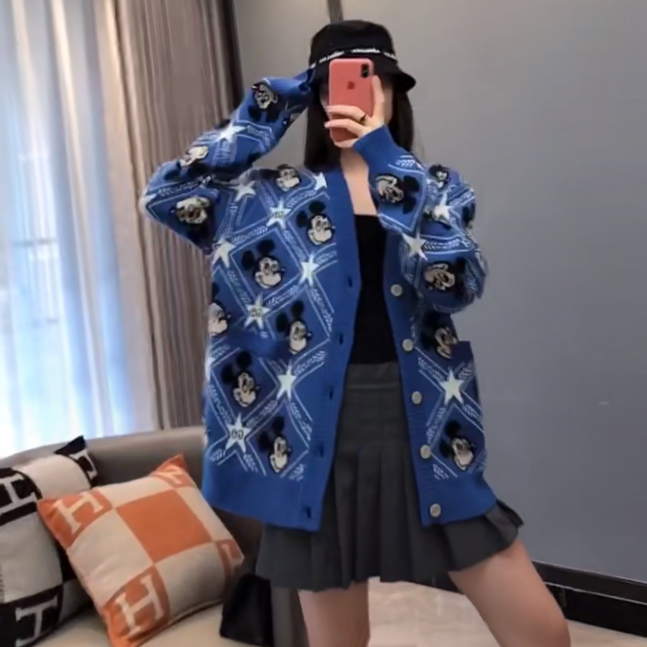 99新 GUCCI/古驰 梅芙 蓝色米奇满印开衫 xxl码  无领标