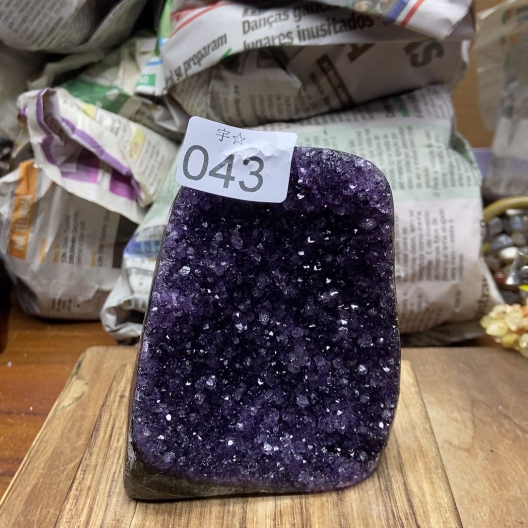 紫晶天然水晶摆件未镶嵌