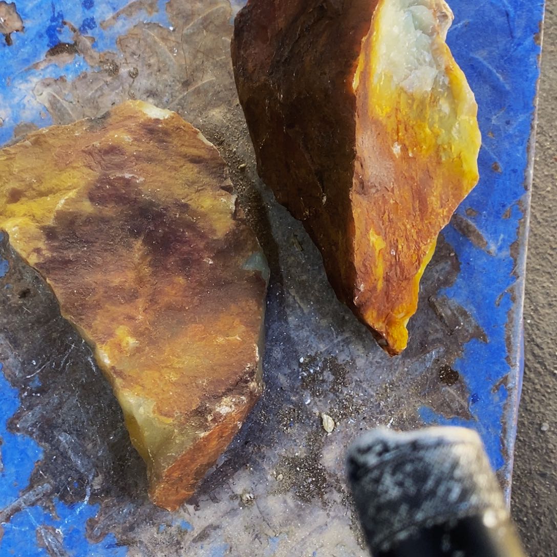 未镶嵌蛇纹石玉珠宝奇石与**进