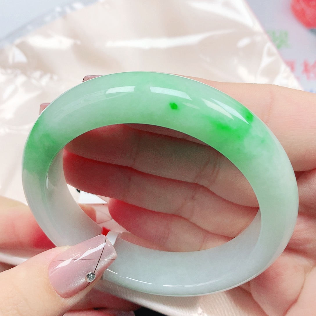 翡翠未镶嵌手镯天然缅甸翡翠A货585