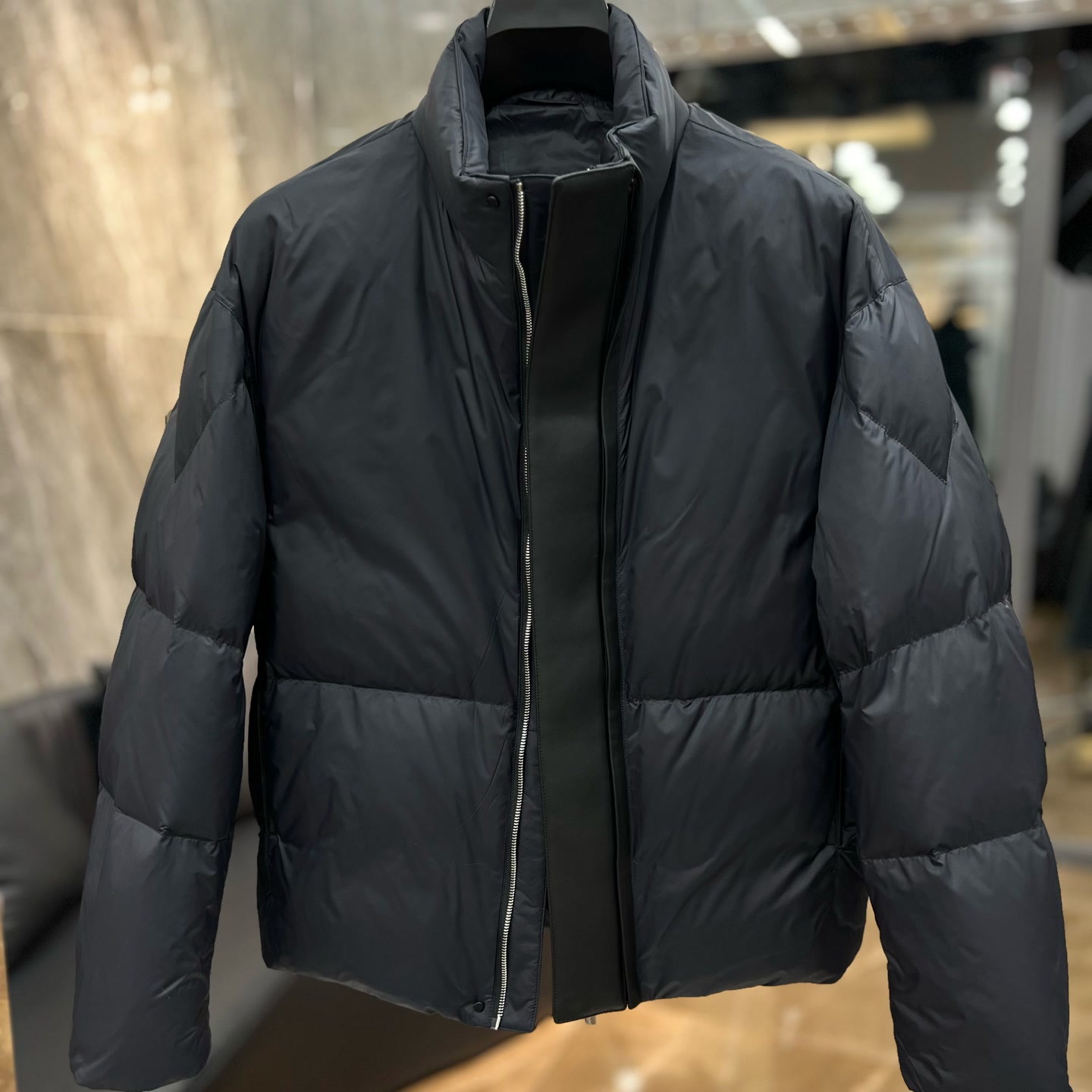867702冬季拼羊皮高洁度高蓬松90白鹅绒羽绒服