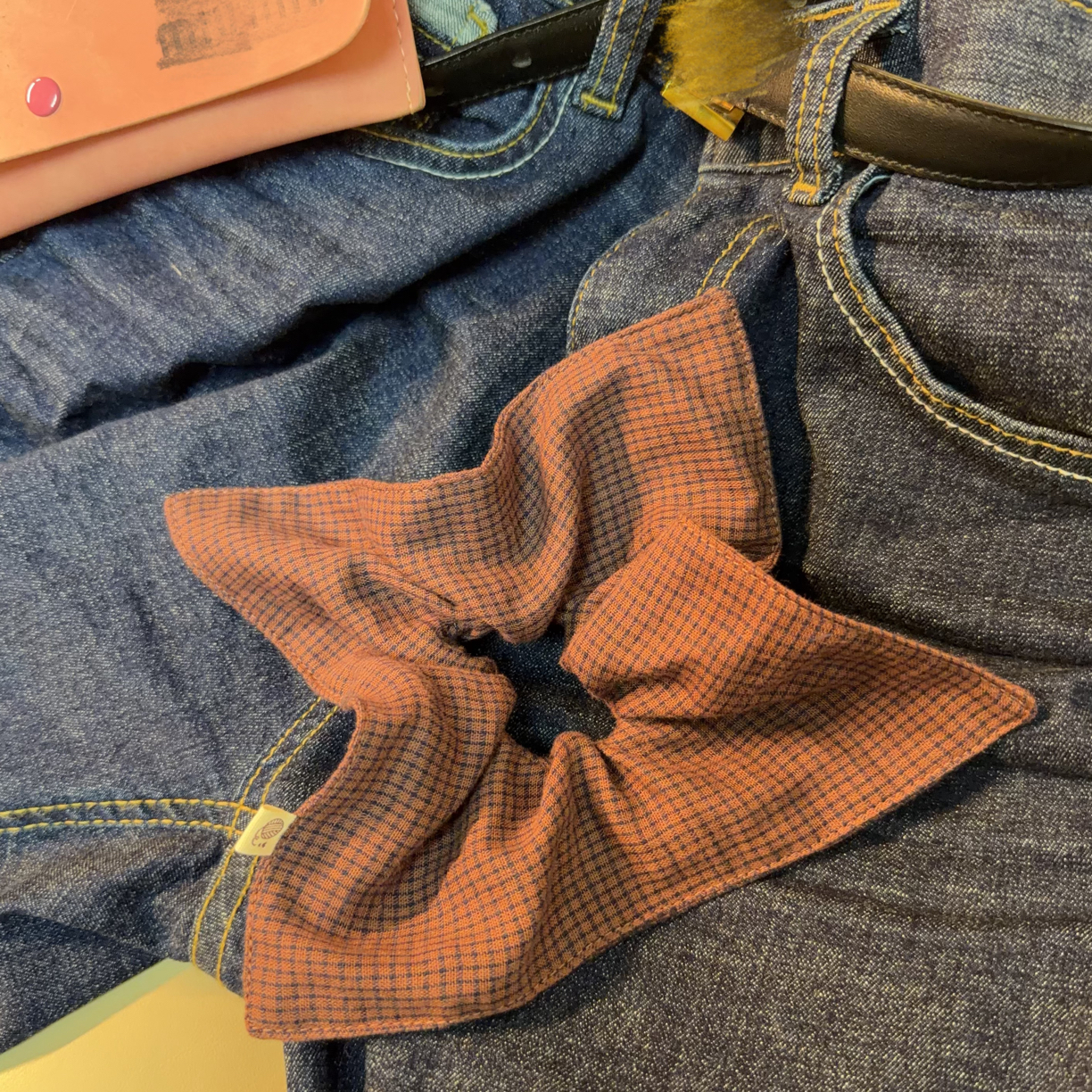 KiKi酱韩饰日本进口麻棉复古棕咖格子方巾甜美百搭日常通勤弹力大