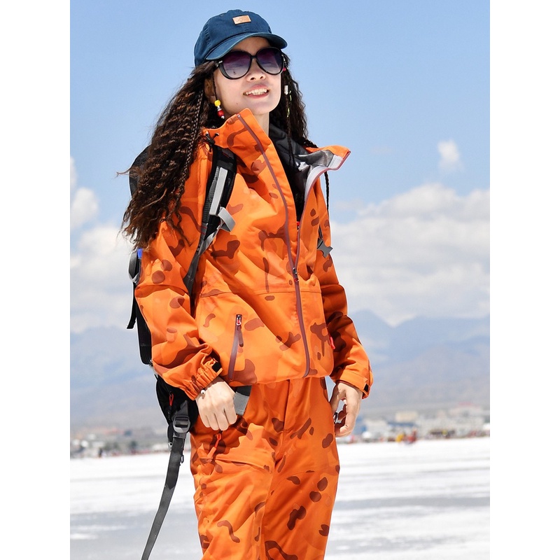 北京森林户外秋冬迷彩透气三层压胶硬壳防水登山冲锋衣裤套装女式