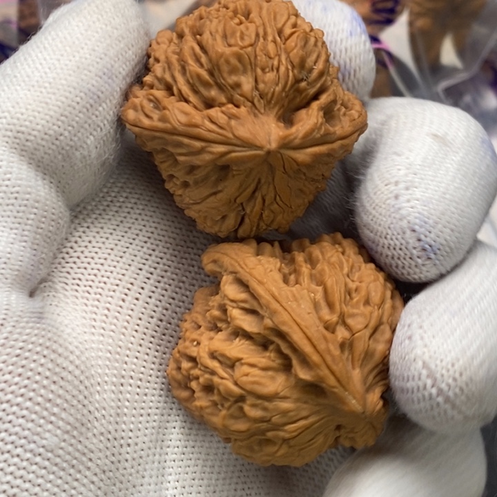 文玩核桃把件宏**行南疆石