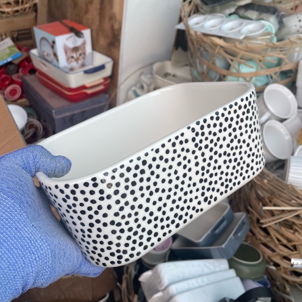 外贸尾单高温陶瓷波点22厘米方盒子暇