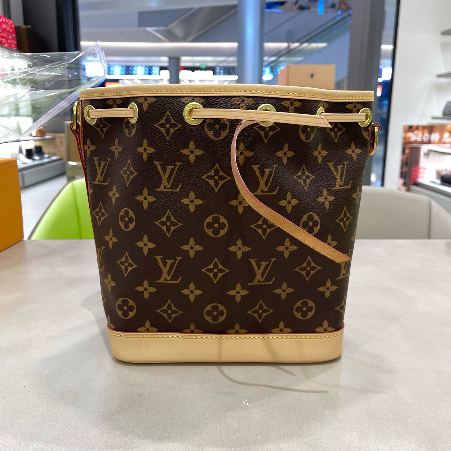 未使用 LouisVuitton/路易威登 老花水桶包/L45-9