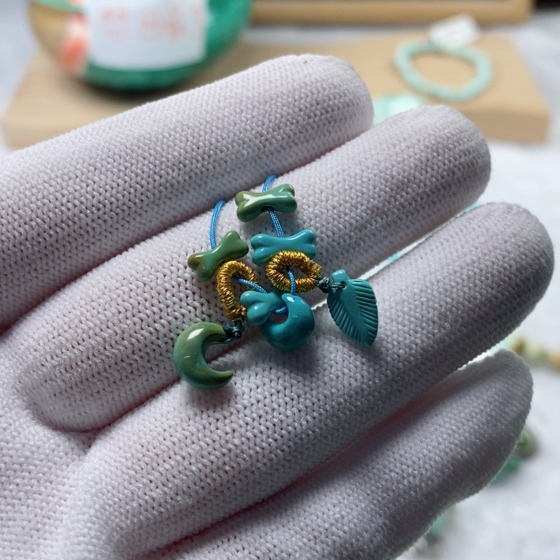 绿松石颈饰未镶嵌