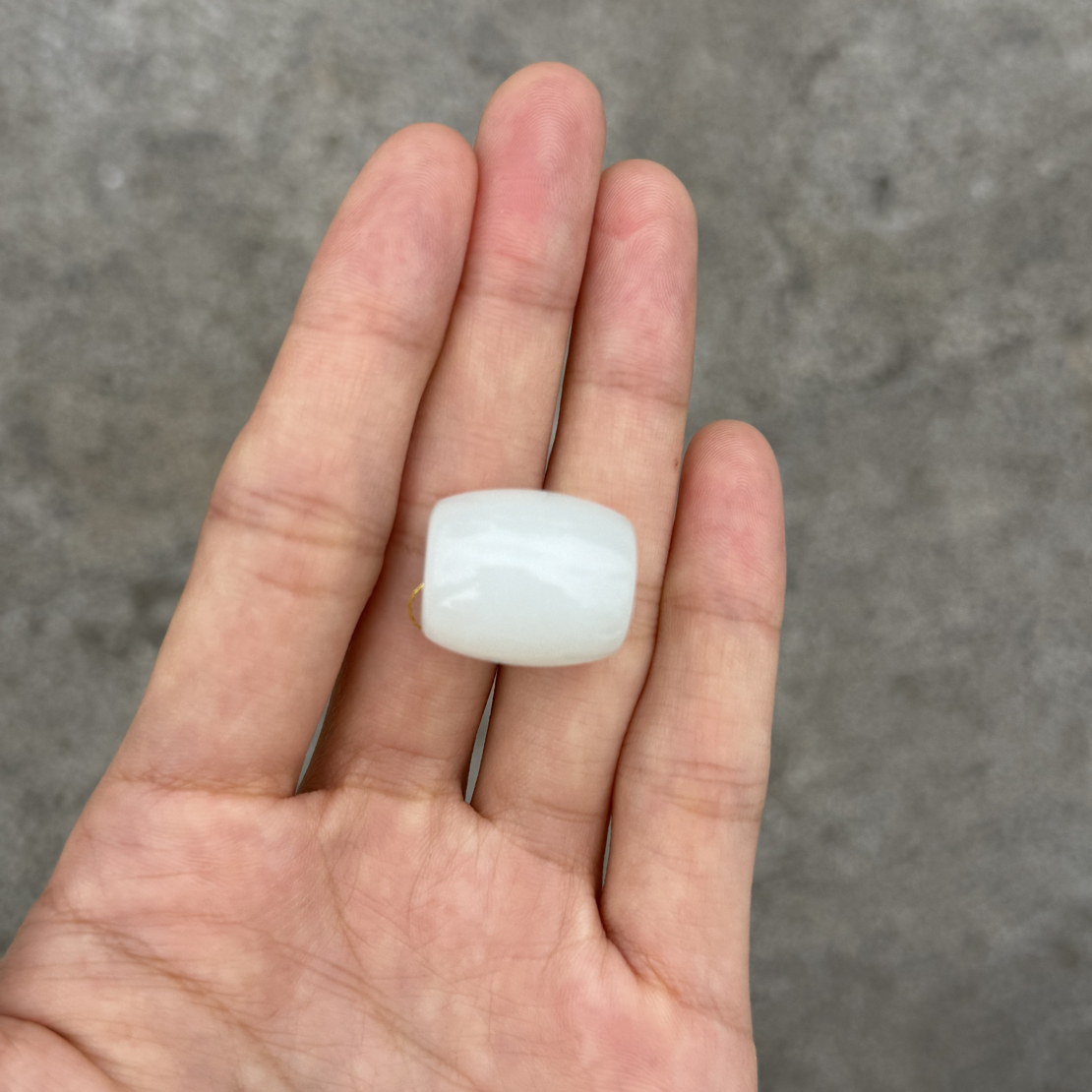 和田玉白玉桶珠吊坠