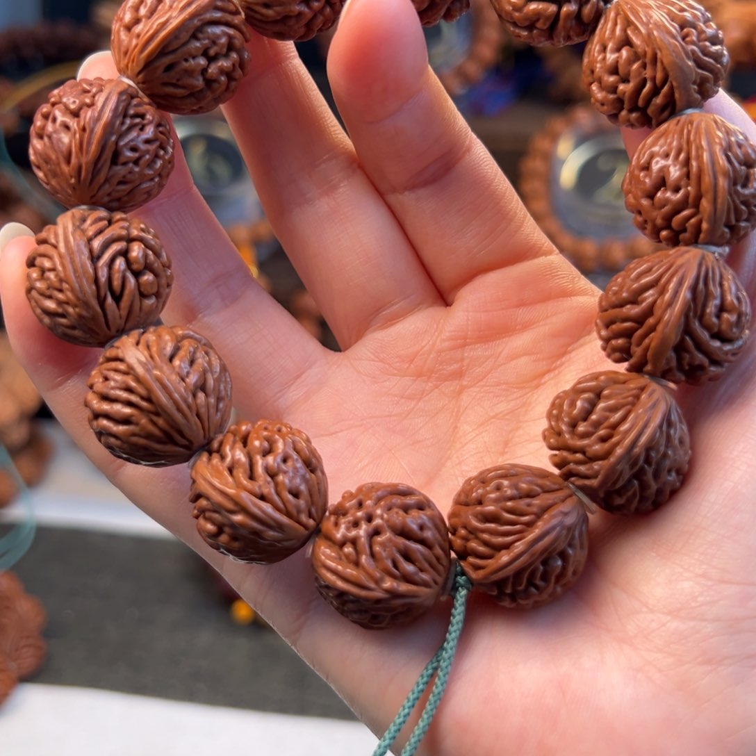 【闪购商品】桃核吊坠21刺龙元宝