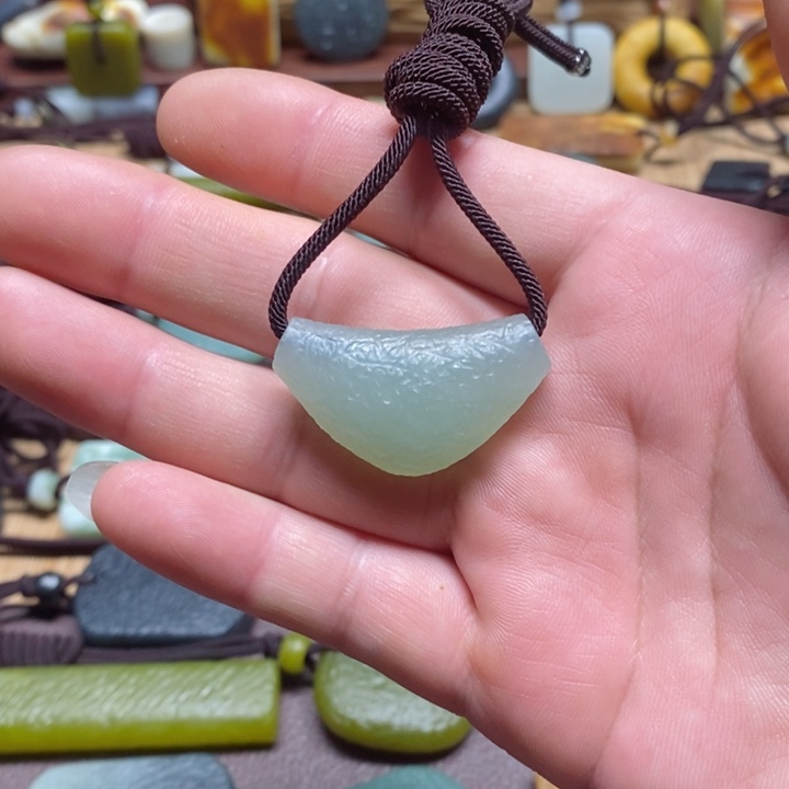 蛇纹石玉挂件未镶嵌