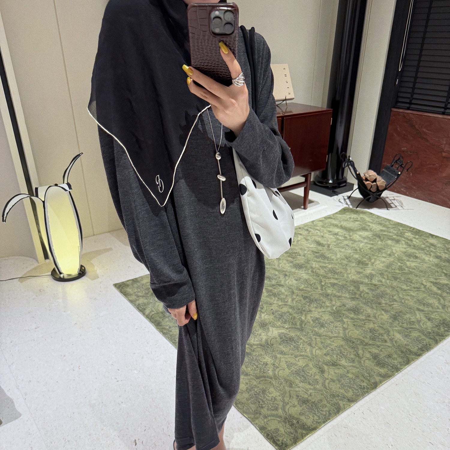 Vane｜“RO” 岩灰色廓形纸片打底连衣裙～