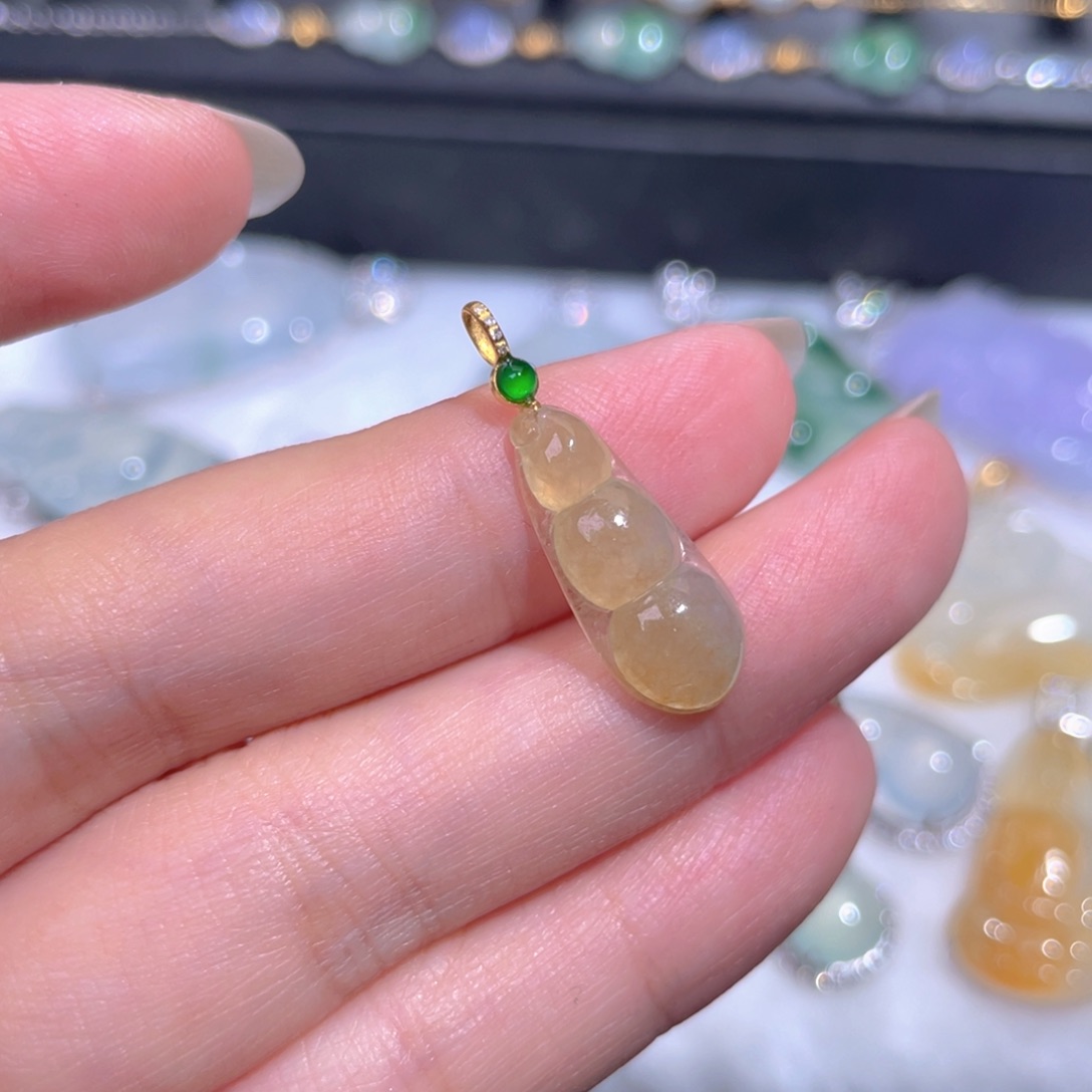 颈饰18K金镶嵌翡翠翡翠