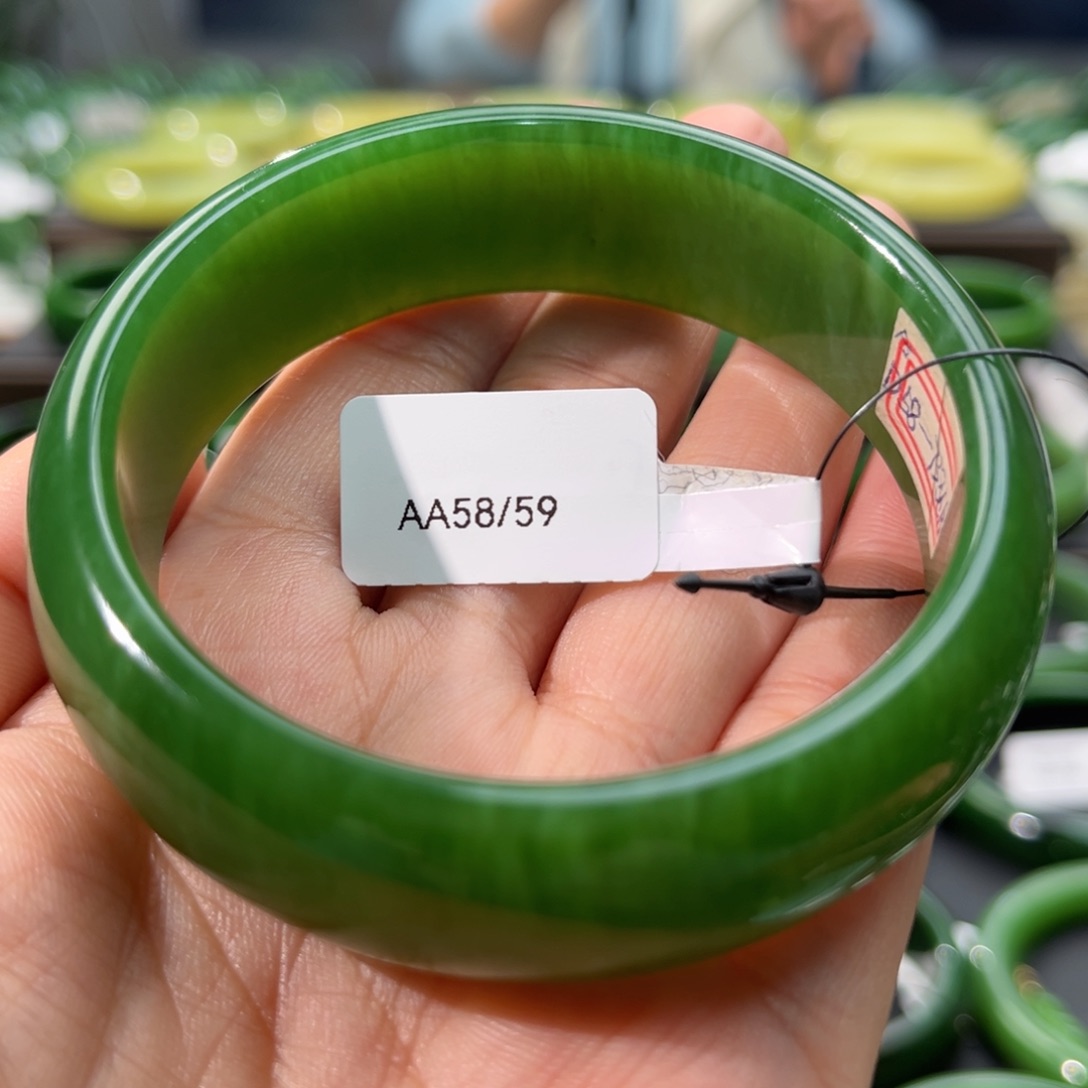 和田玉（碧玉）手镯未镶嵌