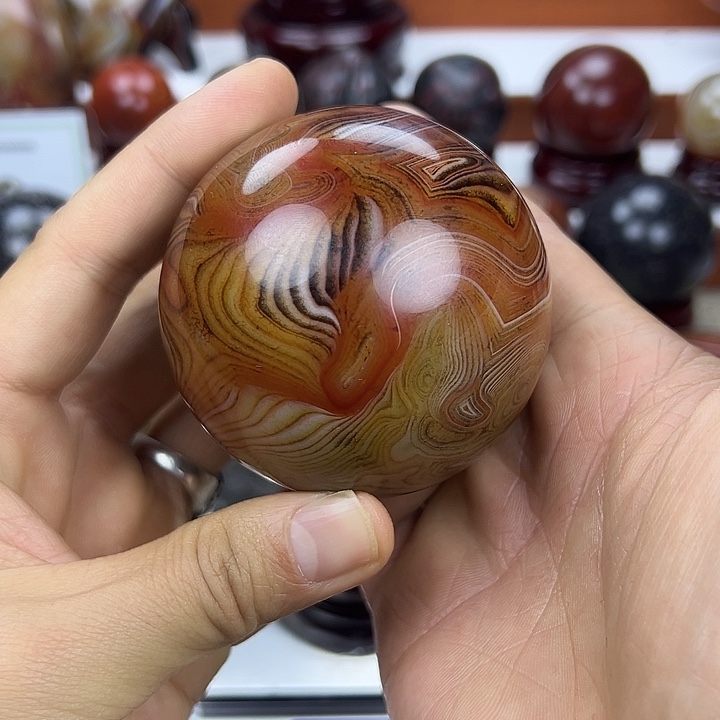 敬***石玛瑙/玉髓未镶嵌缠丝玛瑙原石小品石
