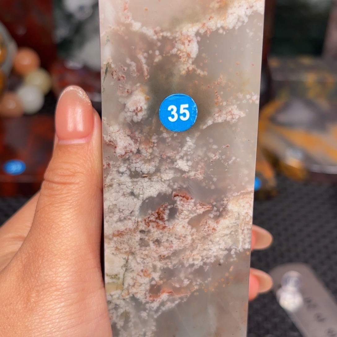 玉桂林鸡血印章摆件，编号：35