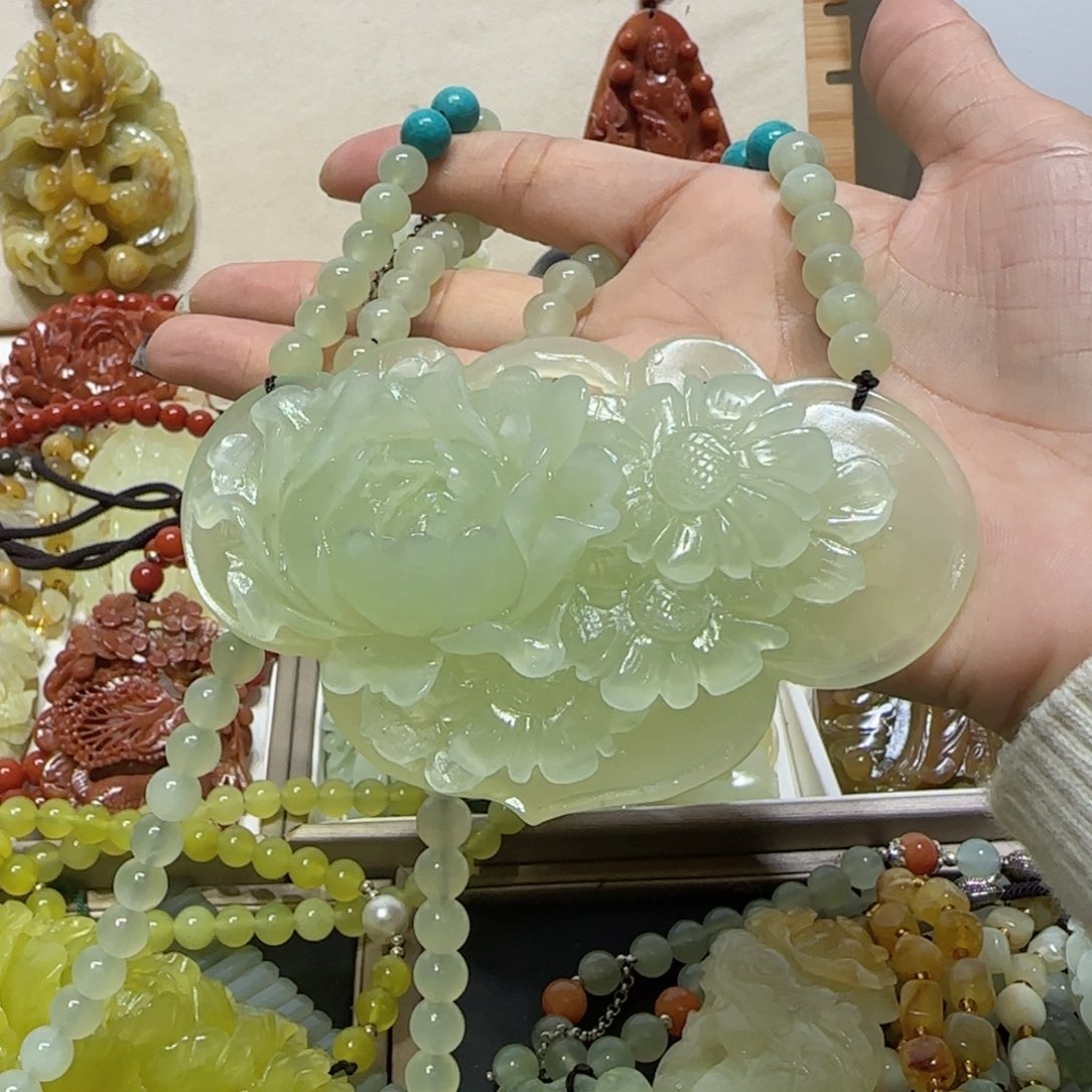 未镶嵌蛇纹石玉吊坠元****卦