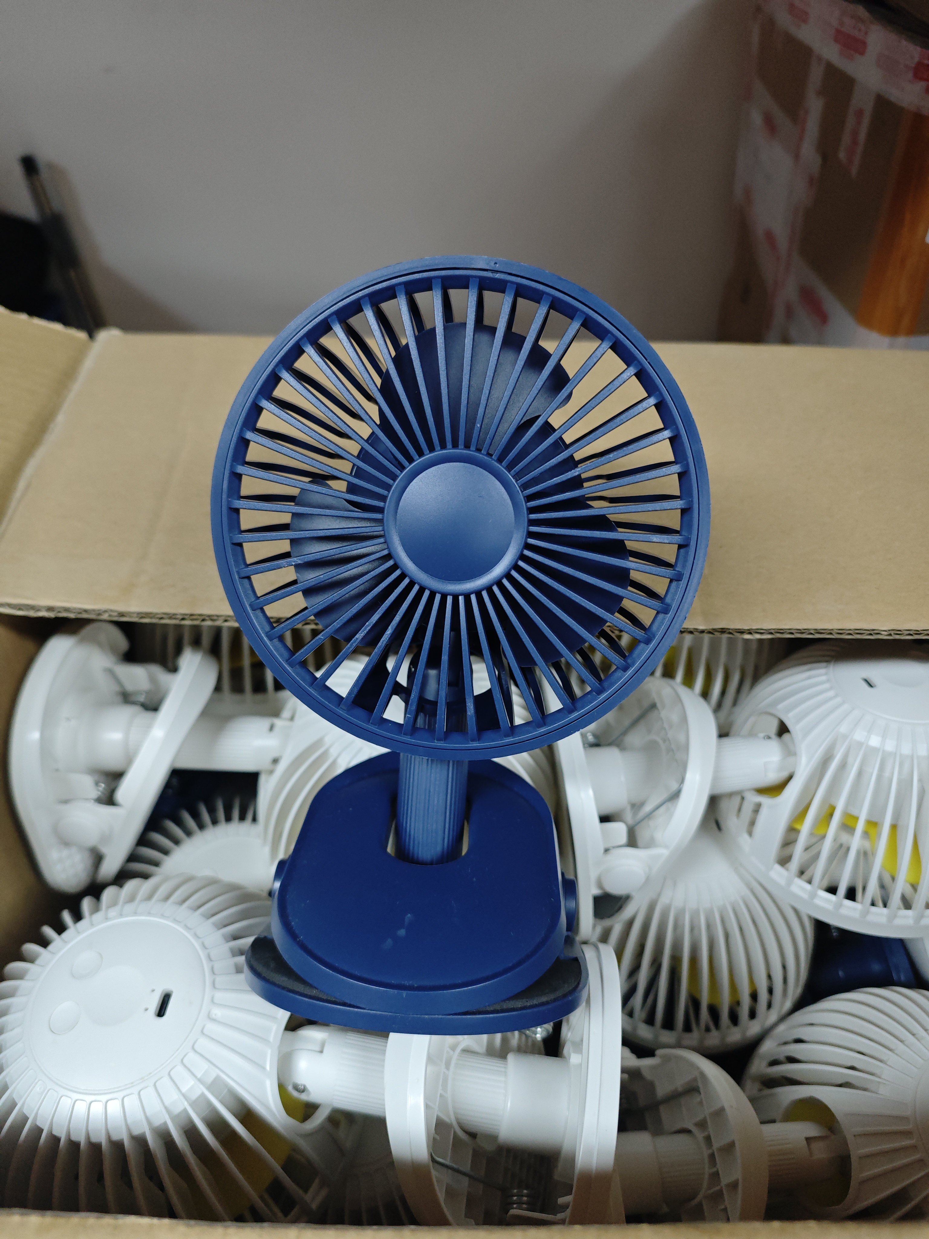 9新  小风扇多功能遐思有库存痕迹颜色不挑/听主播讲解