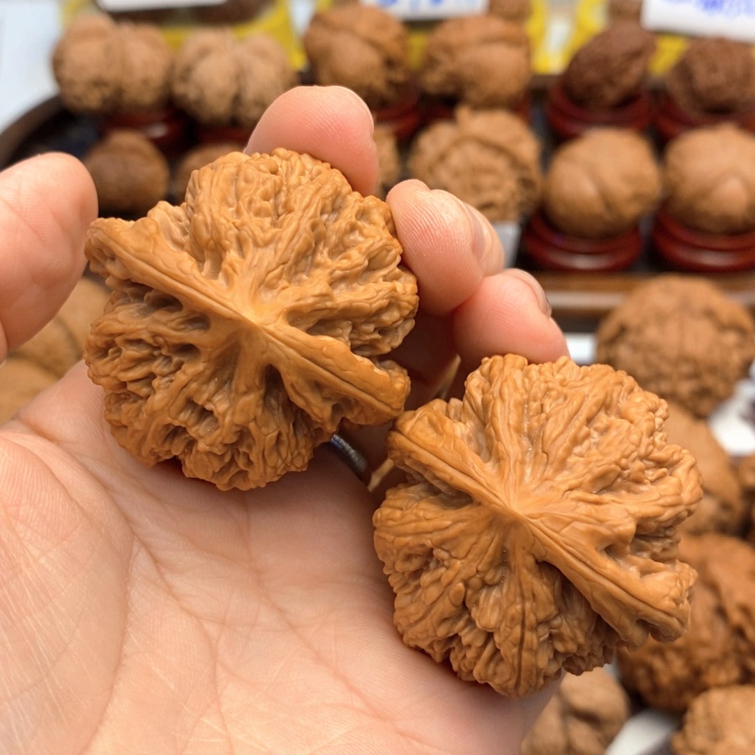【闪购商品】文玩核桃把件44尺粗筋