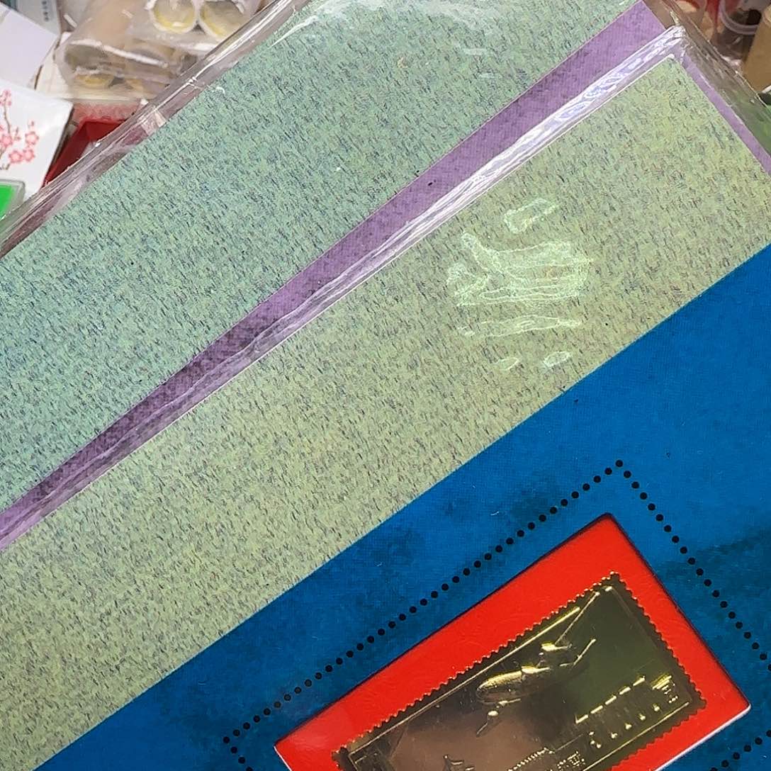 合金两个珍邮纪念章一起出