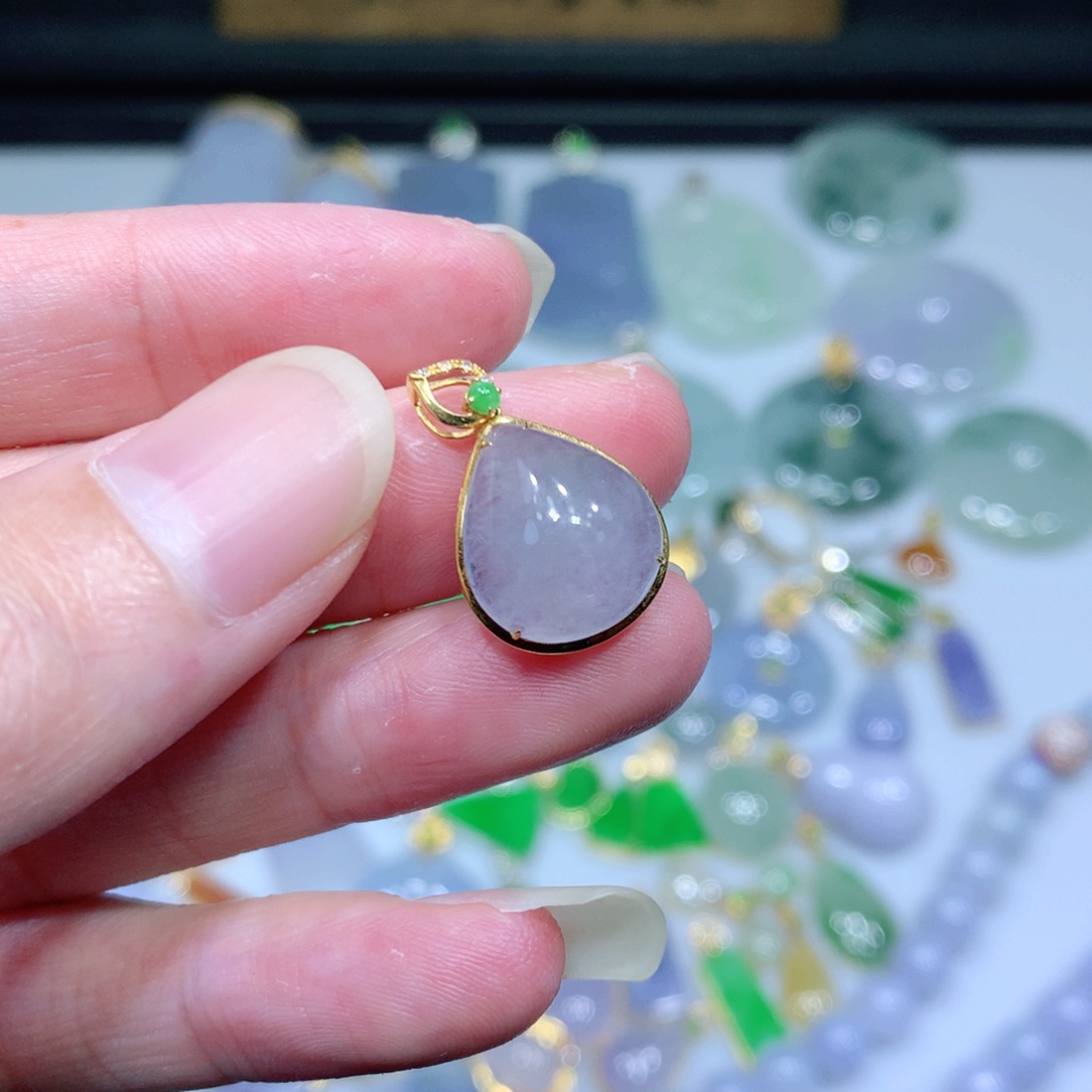 翡翠吊坠(不含链)18K金镶嵌